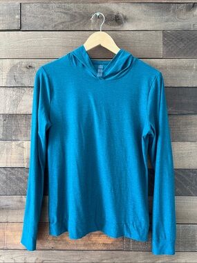 Beyond Yoga Women's Featherweight Spacedye Hoodie in Blue Heather Size Medium